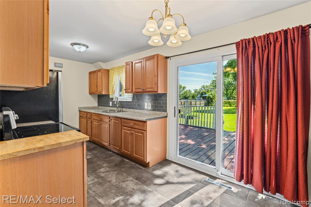 4075 Bristolwood Drive, Flint, MI 48507 — Photo 30