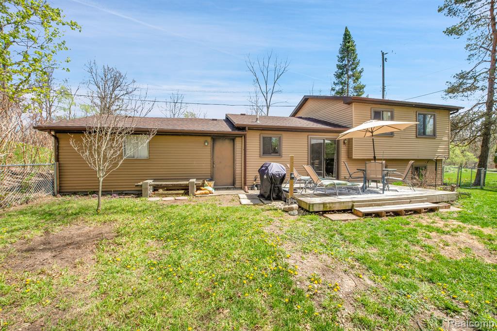 414 NORLAND Street, Lake Orion, MI 48362 — Photo 17