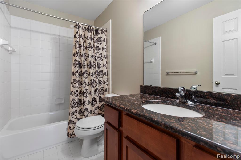 5570 HAMPSHIRE Lane, Ypsilanti, MI 48197 — Photo 8