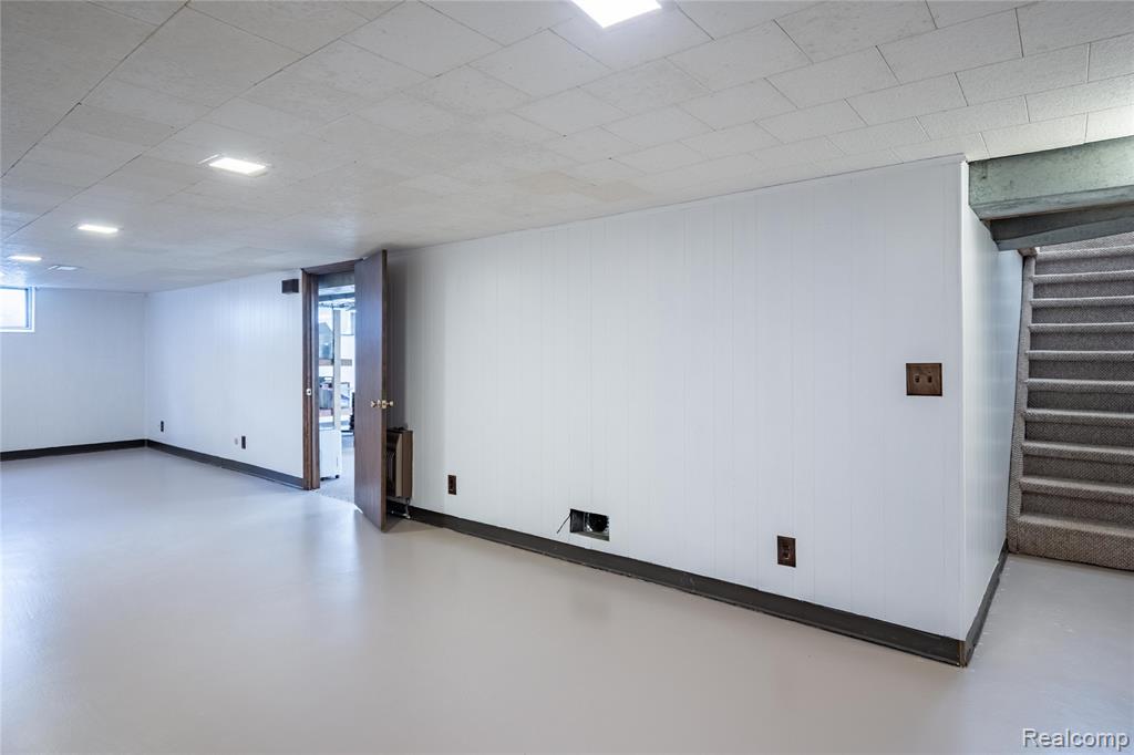 8354 Fenton Road, Grand Blanc, MI 48439 — Photo 28