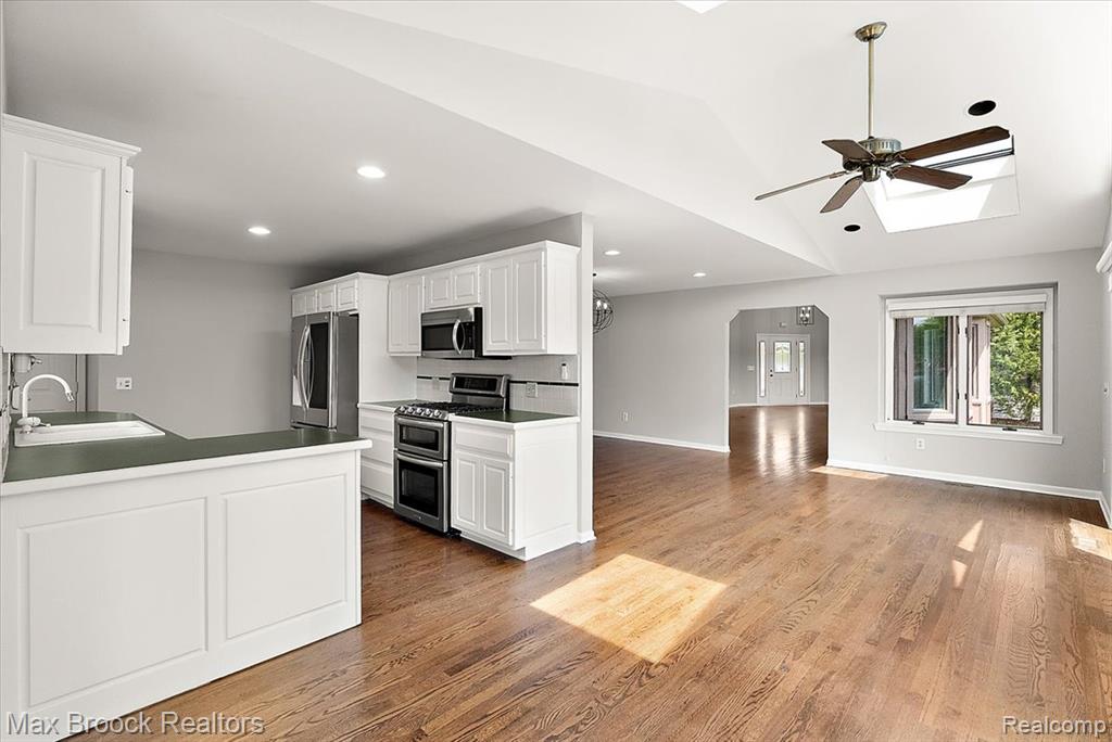 1317 Castlewood Drive, White Lake, MI — Photo 9