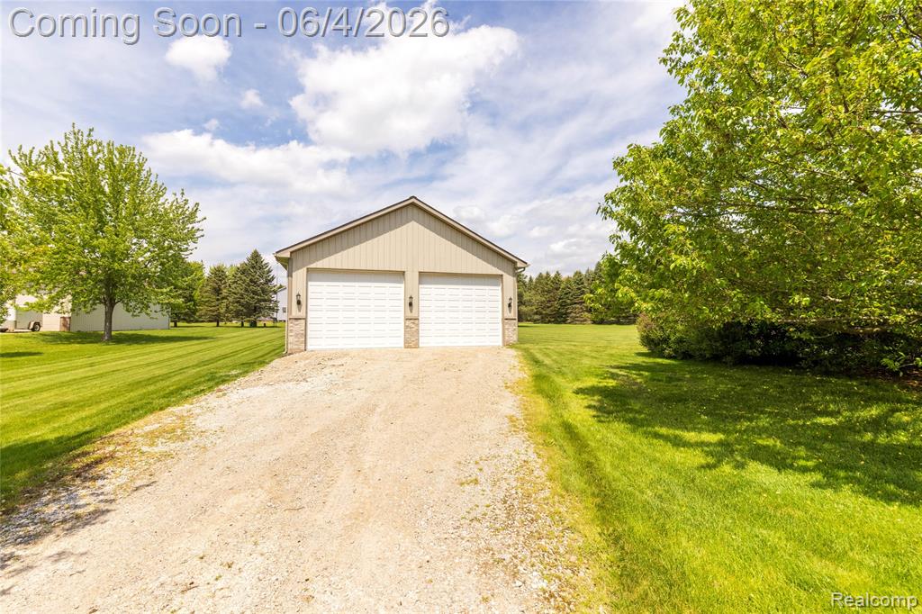 12621 Golden Oaks Drive, Milford, MI 48380 — Photo 23