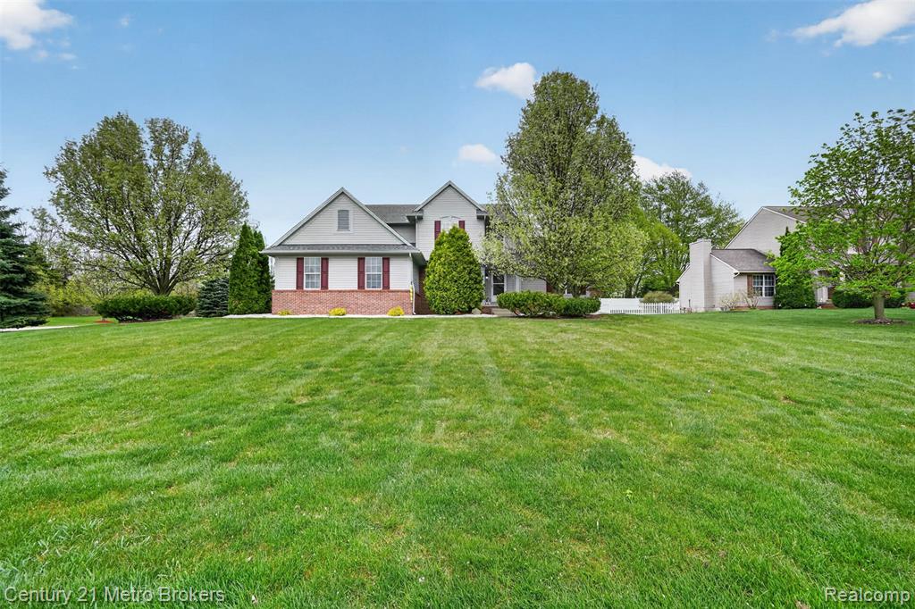 5265 Genesee Oaks Court, Grand Blanc, MI 48439 — Photo 3