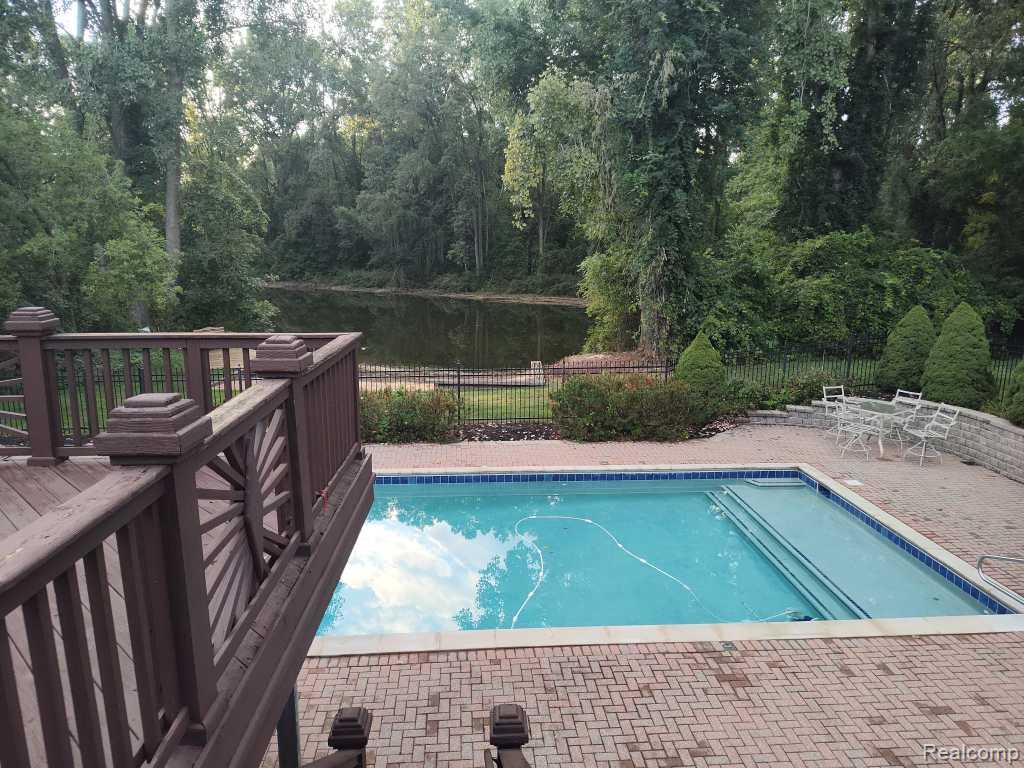 1339 Pond Bluff Way, Brighton, MI 48114 — Photo 12