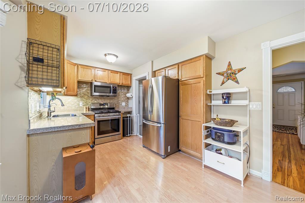 2370 Mortenson Boulevard, Berkley, MI 48072 — Photo 7