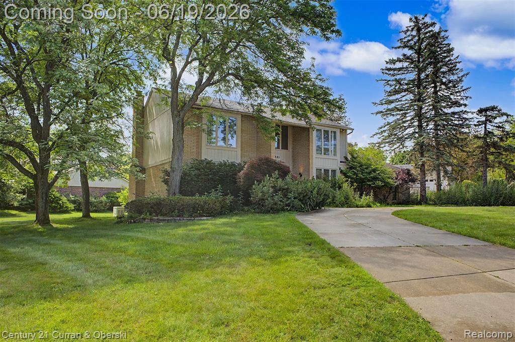 4231 Windridge Court, West Bloomfield, MI 48323 — Photo 2