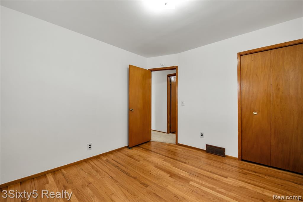 30572 S Gibraltar Road, Rockwood, MI — Photo 10