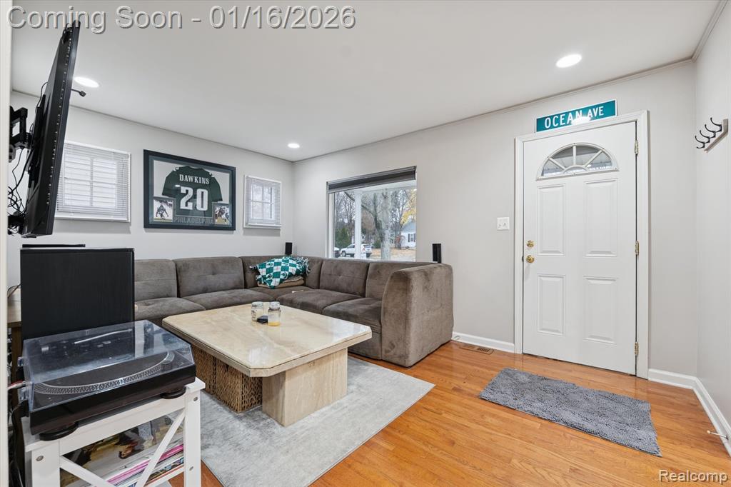 537 Andresen Court, Hazel Park, MI 48030 — Photo 8