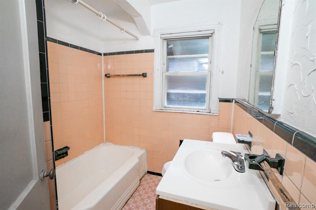 4224 W DAVISON, Detroit, MI 48238 — Photo 7