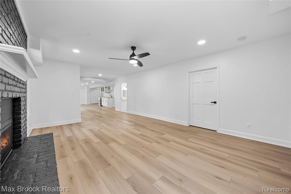 7219 Oakwood Drive, West Bloomfield, MI — Photo 47