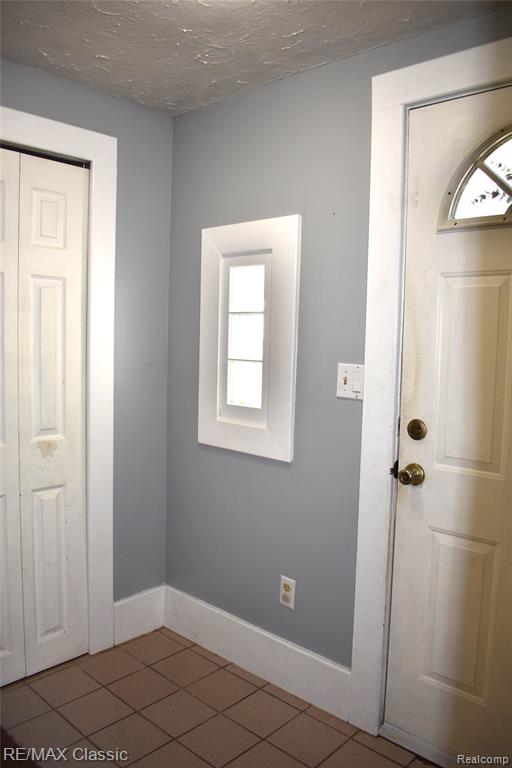 135 Park Avenue, Holly, MI 48442 — Photo 4