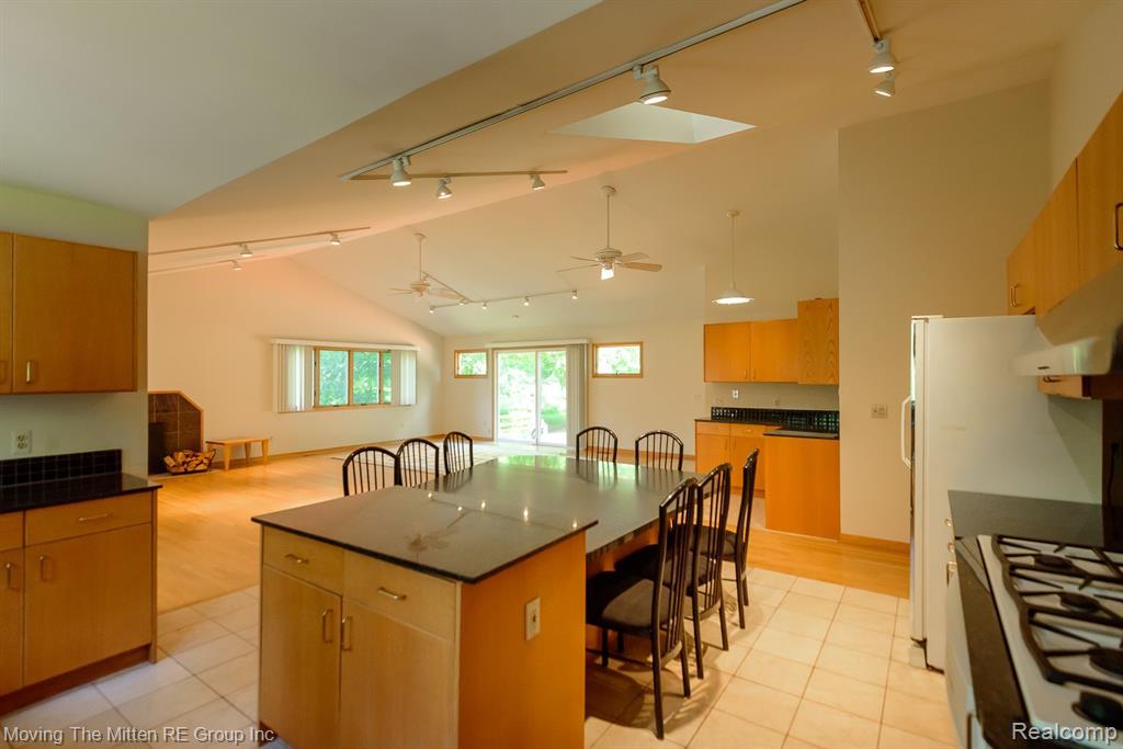 7181 MUERDALE, West Bloomfield, MI — Photo 16
