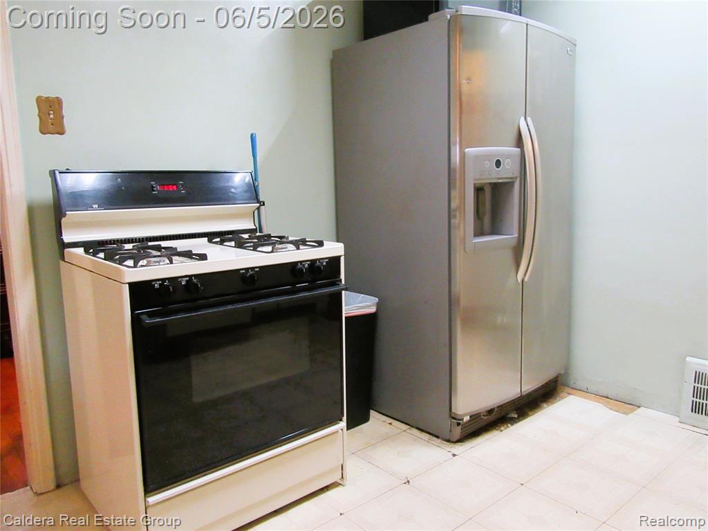 15556 Veronica Avenue, Eastpointe, MI 48021 — Photo 12