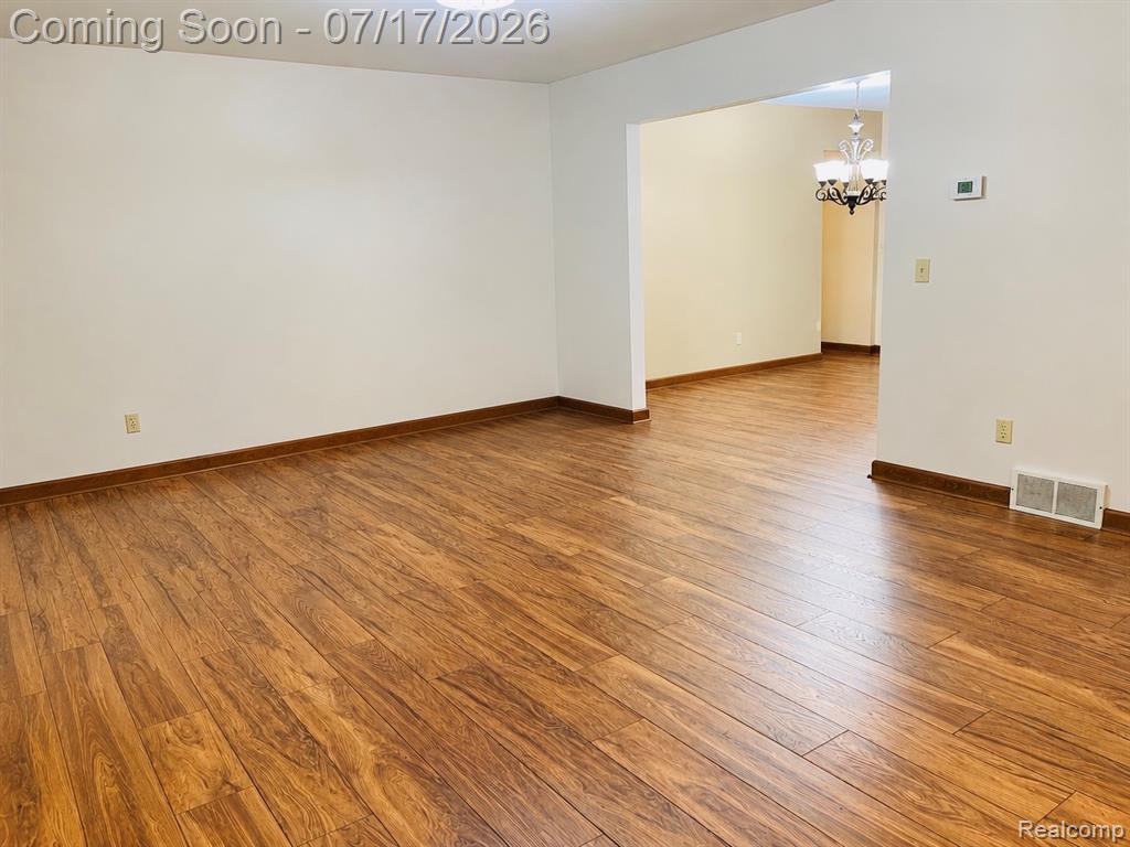 810 E Liberty Street, Chesaning, MI 48616 — Photo 8