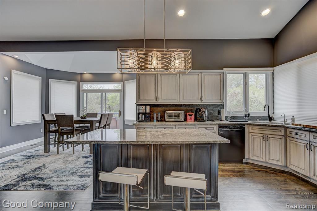 55195 WHITNEY Drive, Shelby Twp, MI 48315 — Photo 24