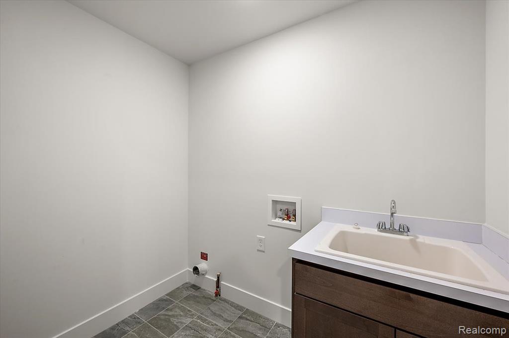 8828 Stonewall E., Clarkston, MI 48348 — Photo 25