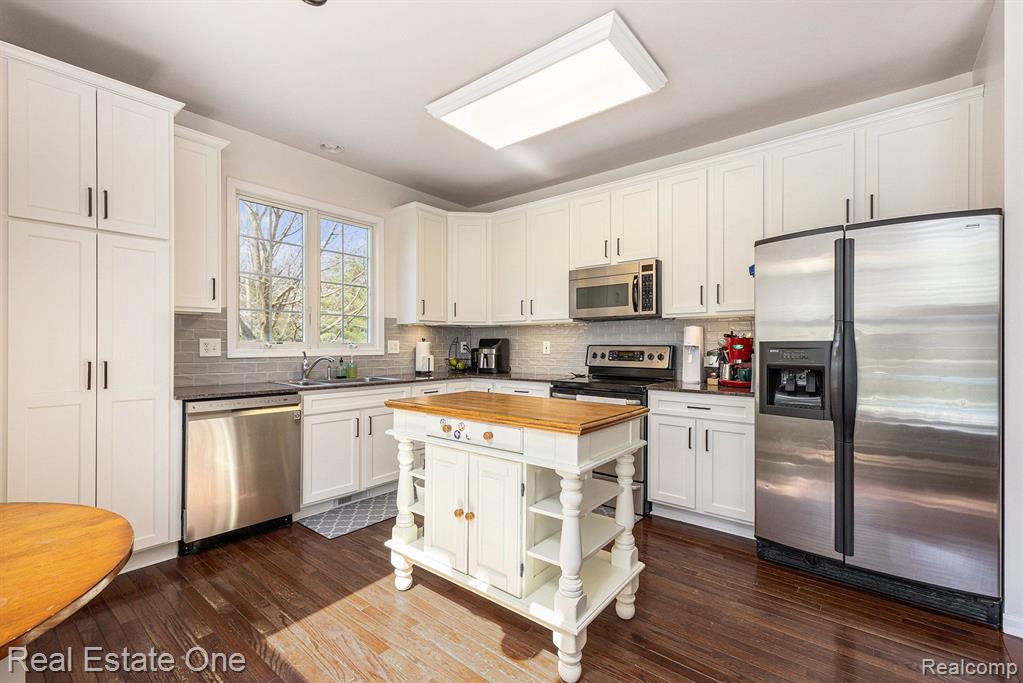 49991 BLACKBERRY Trail, Novi, MI — Photo 11