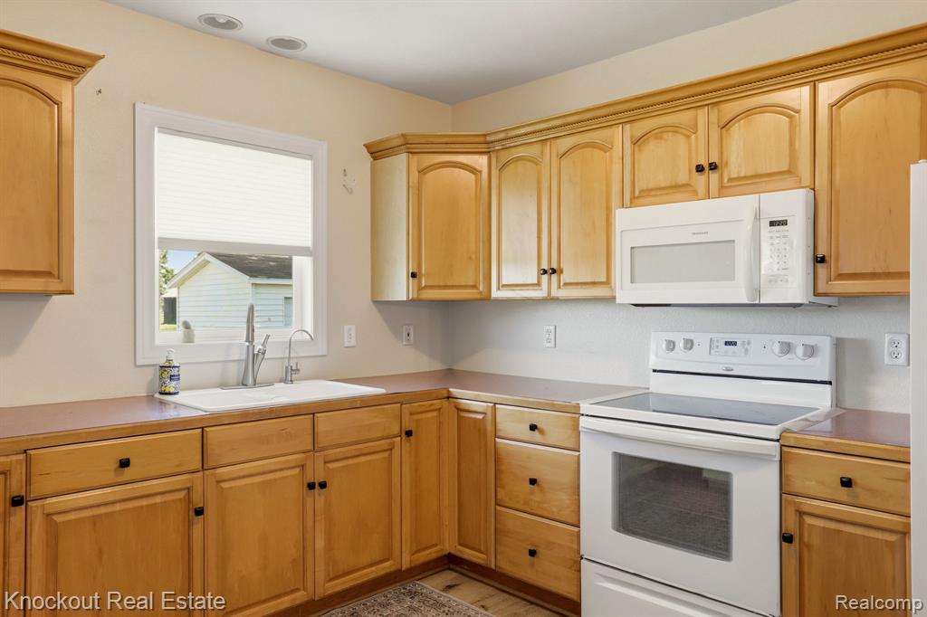 9941 Lange Road, Birch Run, MI 48415 — Photo 13