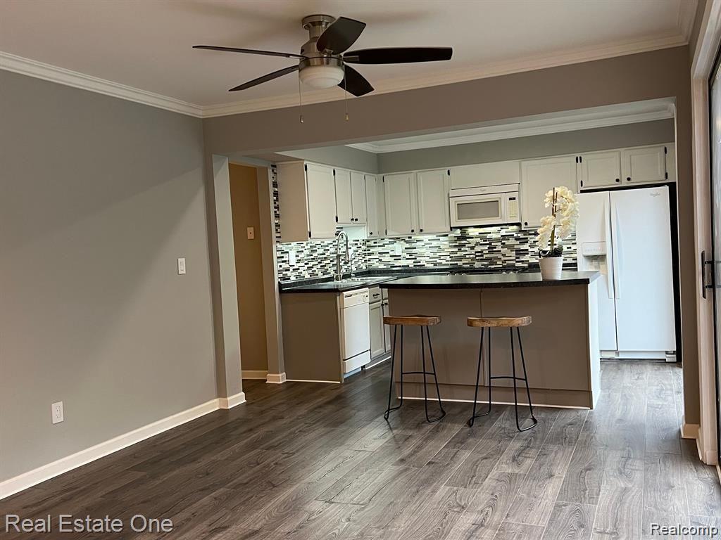 37033 RIDGEDALE Circle, Farmington Hills, MI 48331 — Photo 7