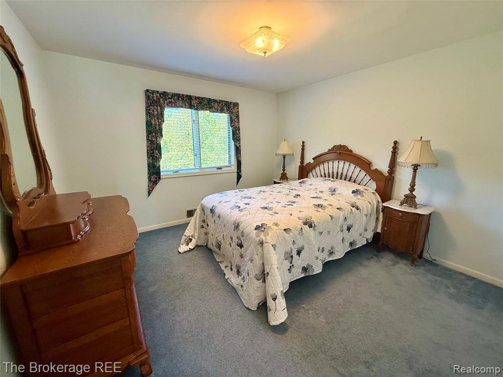12088 Pinebrook Lane, South Lyon, MI 48178 — Photo 32