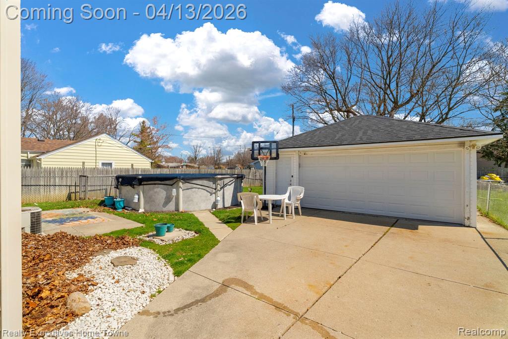 29940 John J Street, Roseville, MI 48066 — Photo 38