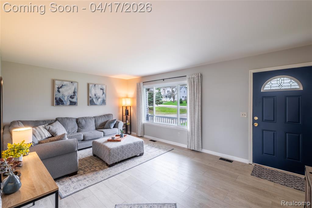 5395 Howe Road, Grand Blanc, MI 48439 — Photo 5