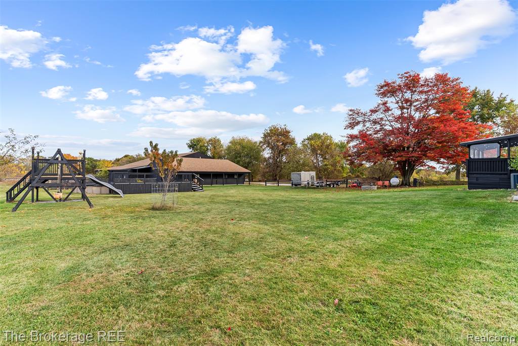 5950 Carscadden Way, Highland, MI — Photo 48