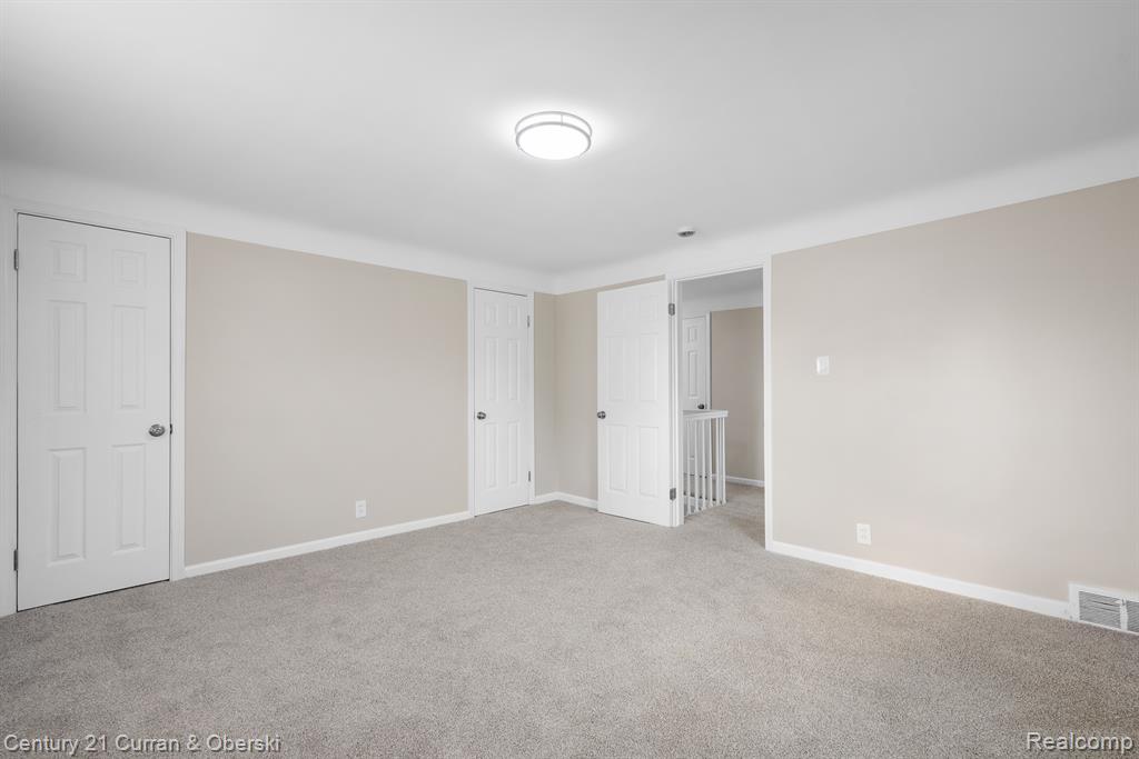 8771 E OUTER Drive, Detroit, MI 48213 — Photo 27