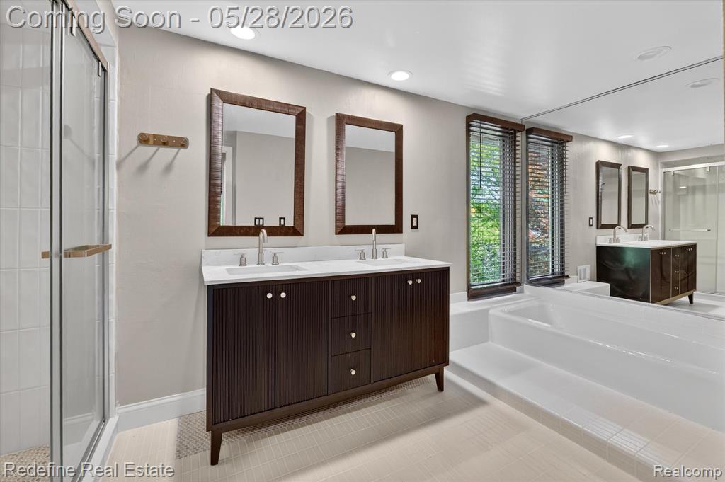 4296 Barcroft Way, West Bloomfield, MI 48323 — Photo 27