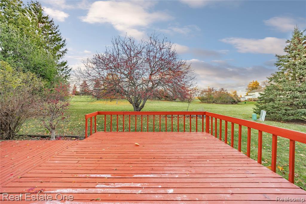 5426 N Piccadilly, West Bloomfield, MI — Photo 57