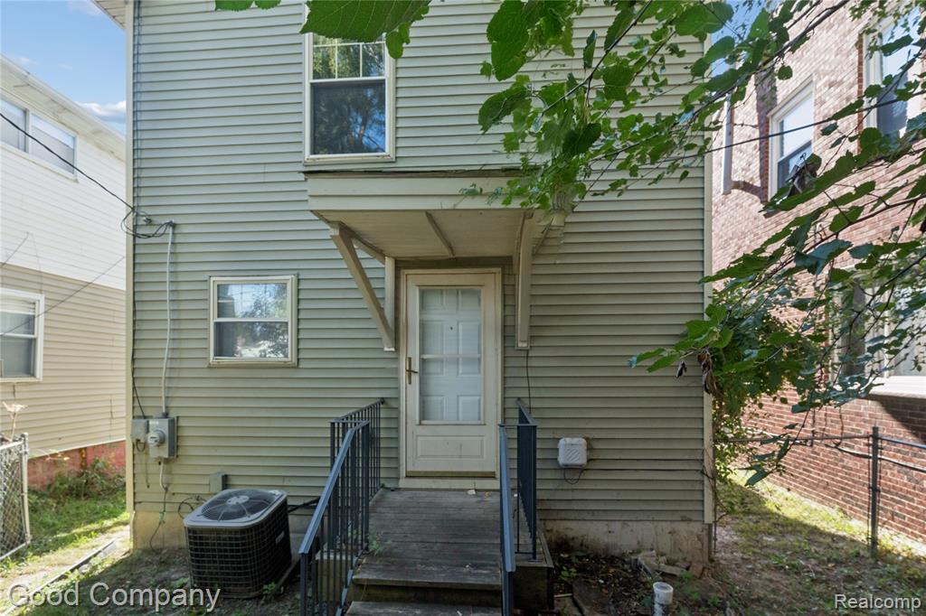 5121 Yemans Street, Hamtramck, MI 48212 — Photo 20