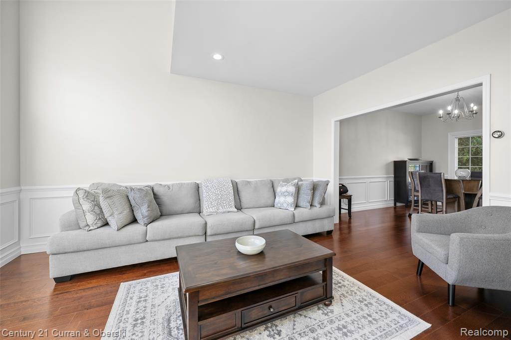 48279 Chesterfield Drive S, Dearborn, MI 48187 — Photo 10