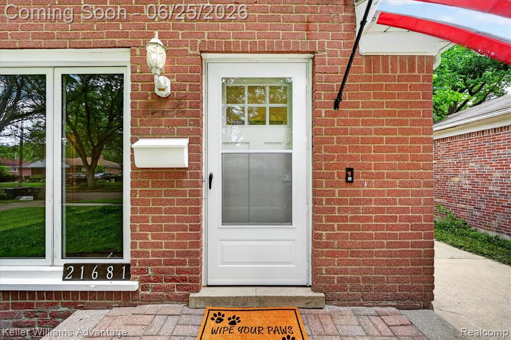 21681 Sussex Street, Oak Park, MI 48237 — Photo 4