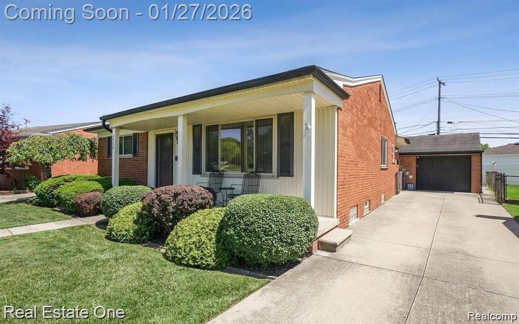 6900 CRESTWOOD Street, Dearborn Heights, MI 48127 — Photo 14