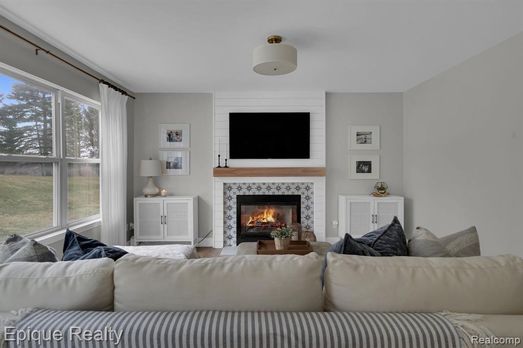 3593 Normandy Drive, Rochester, MI 48306 — Photo 9