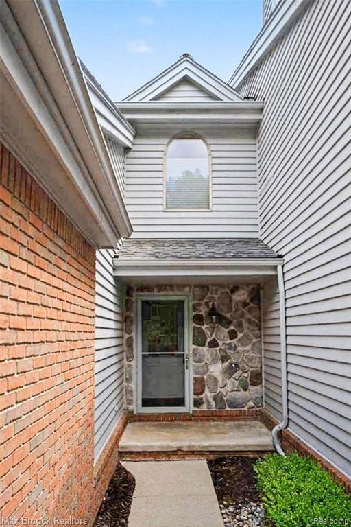 6510 Scenic Pines Court, Clarkston, MI — Photo 4