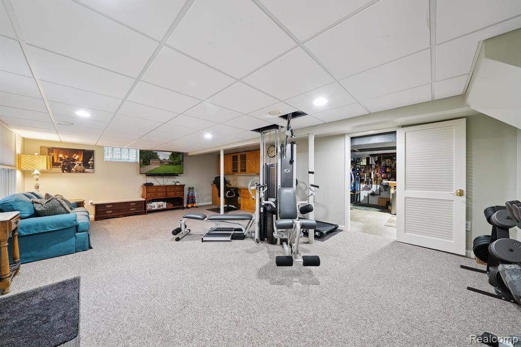 425 Kendry Avenue, Bloomfield Hills, MI 48302 — Photo 38