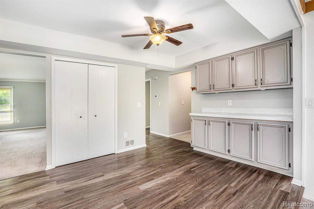 5392 Orchard Crest Drive, Troy, MI 48085 — Photo 9