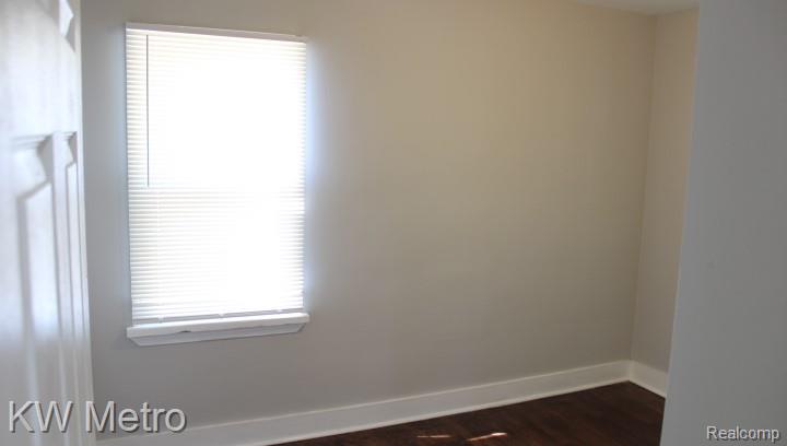 20043 Fenmore Street - Photo 4