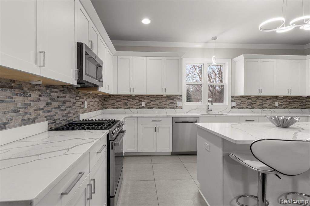 8615 Greendale Drive, Sterling Heights, MI 48312 — Photo 16