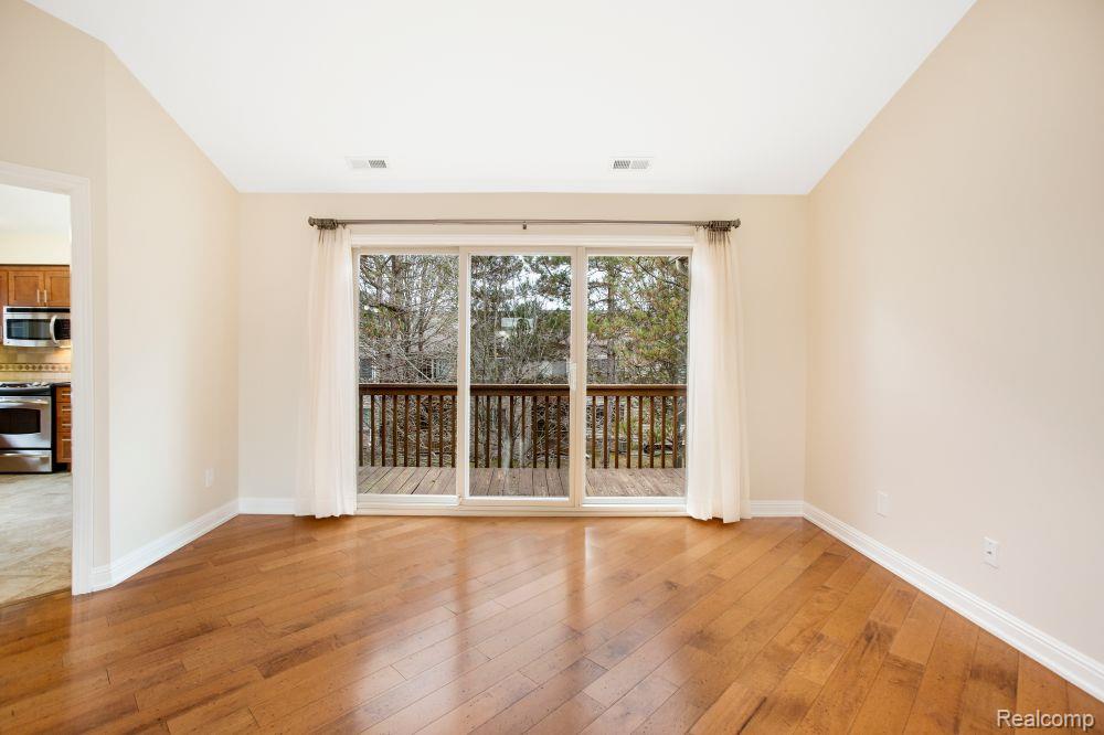 722 S Milford Road, Milford, MI 48381 — Photo 6