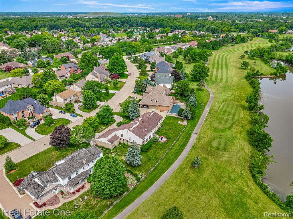 18191 Country Club Circle, Riverview, MI 48193 — Photo 60