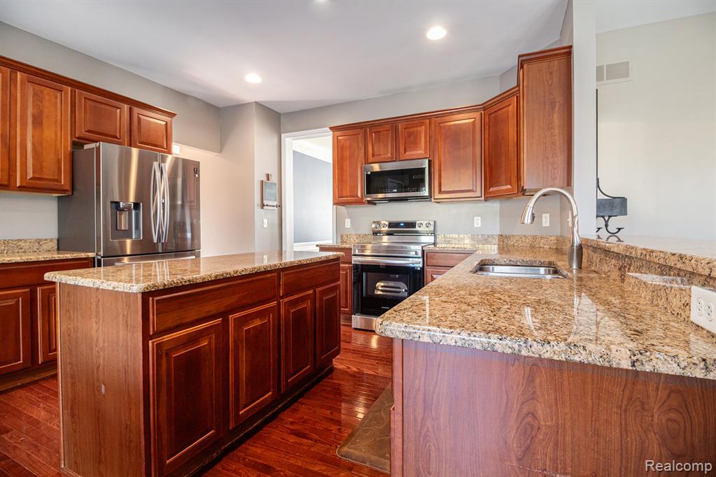 2418 Premier Lane, Canton, MI 48188 — Photo 9