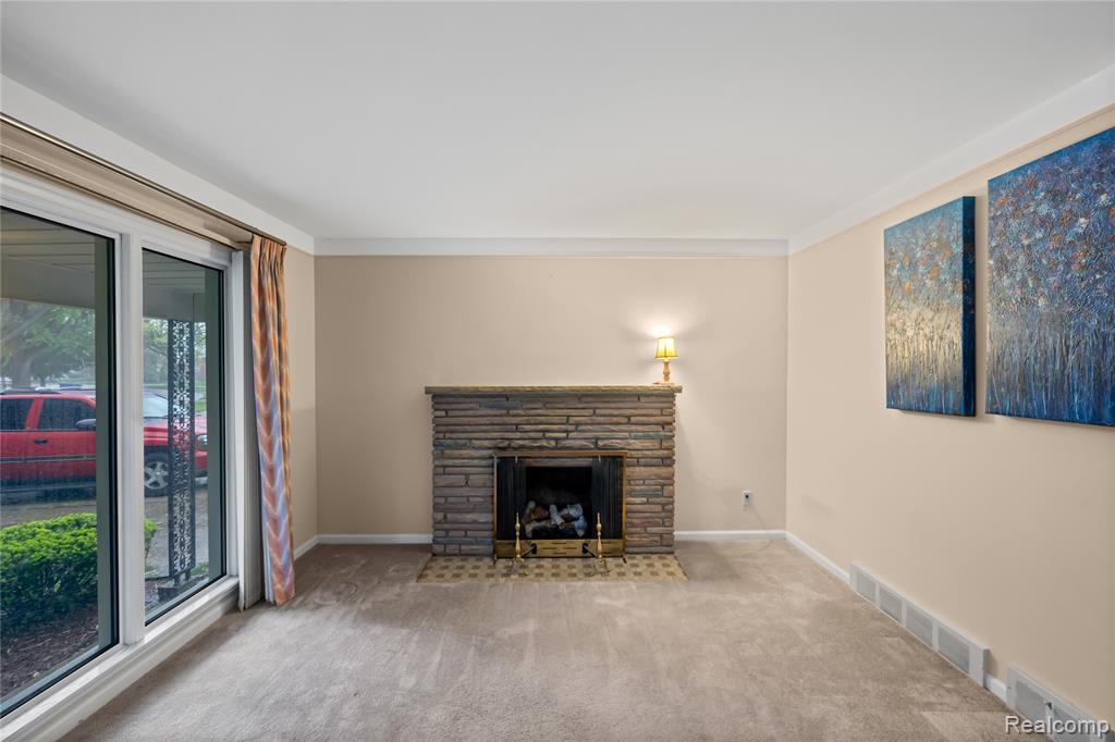 26916 Rouge River Drive, Dearborn Heights, MI 48127 — Photo 7
