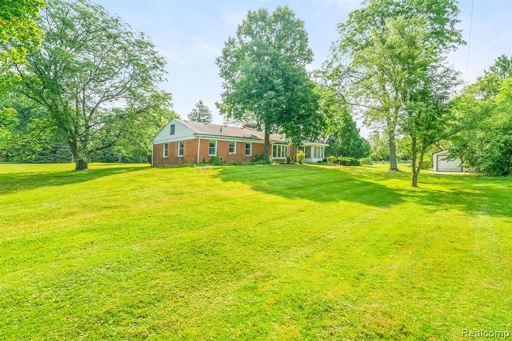 8825 N BECK Road, Plymouth, MI 48170 — Photo 6