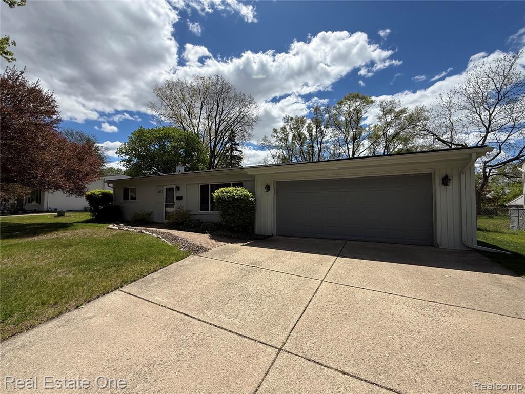 303 N Hill Circle, Rochester, MI 48307 — Photo 3