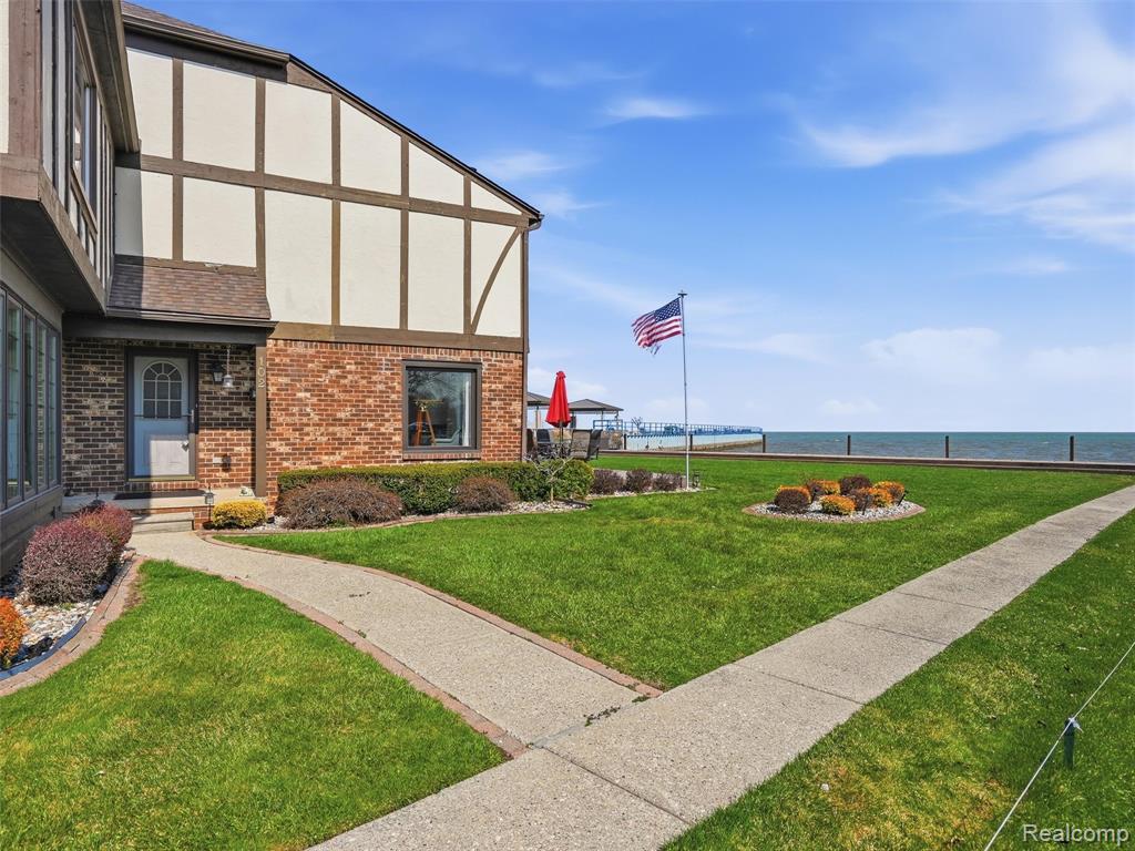 102 Lac Sainte Claire Drive, Saint Clair Shores, MI 48082 — Photo 12