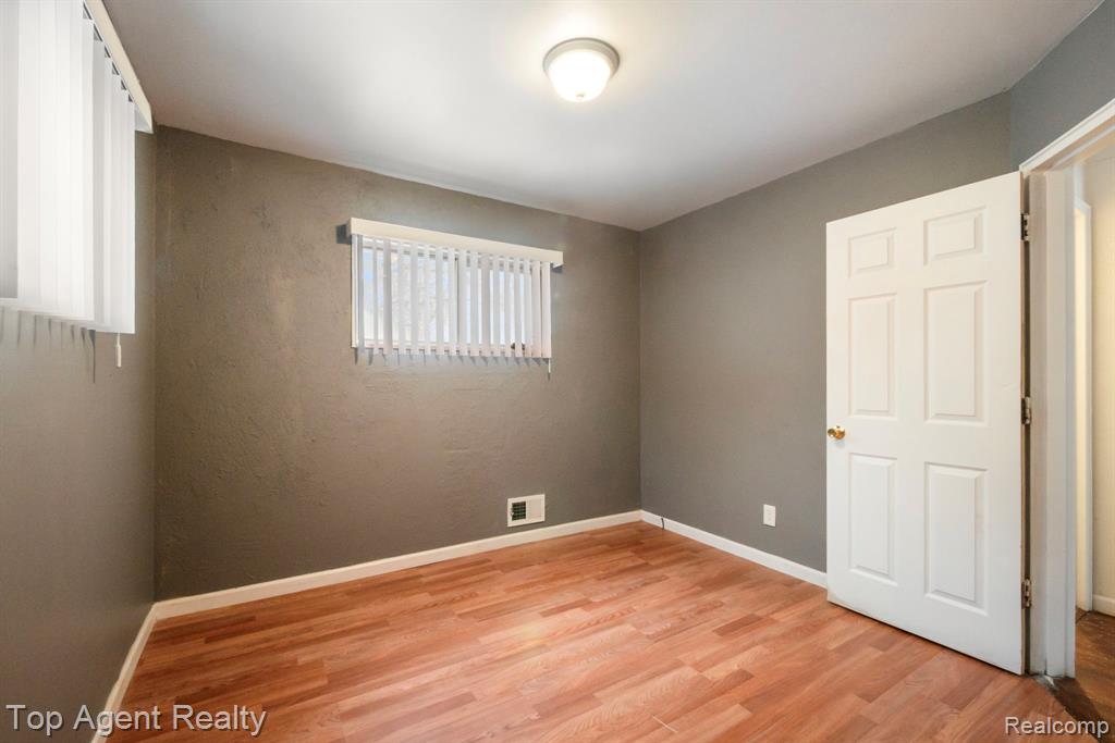 520 Linda Vista Drive, Pontiac, MI 48342 — Photo 18