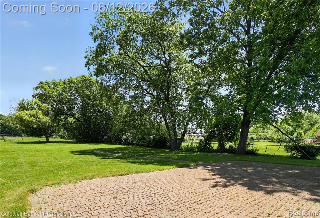 8245 Fenton Road, Grand Blanc, MI 48439 — Photo 45