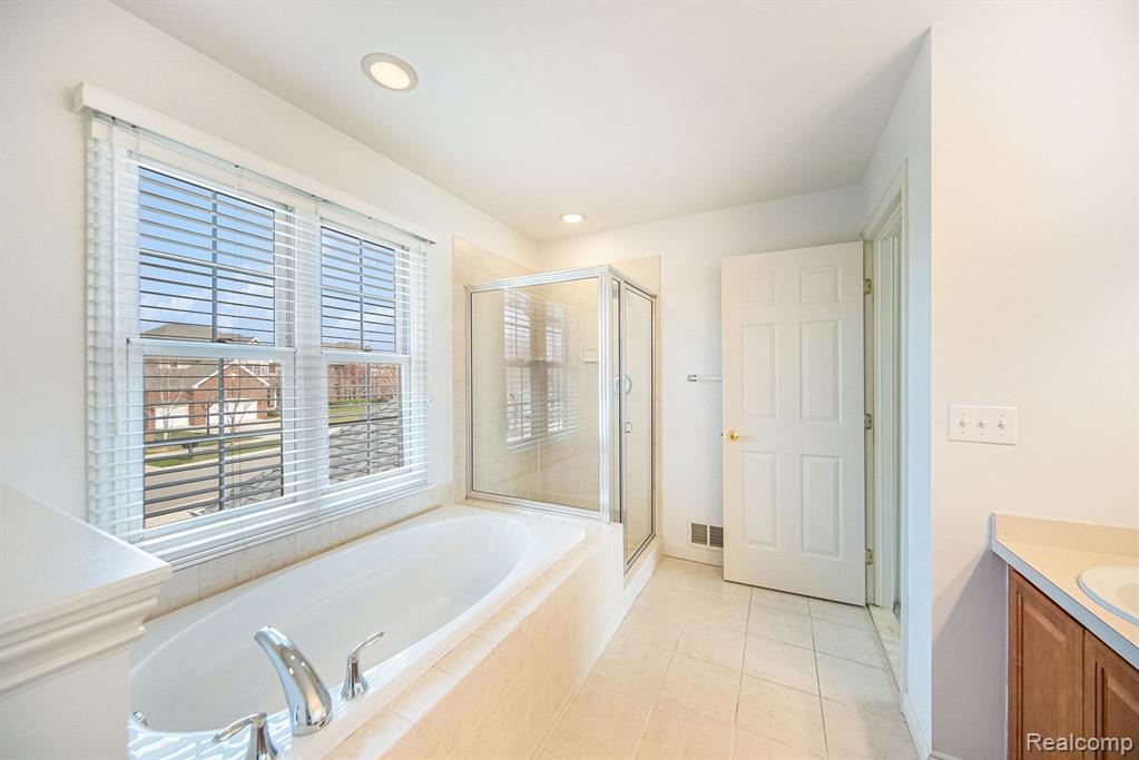 1137 BICENTENNIAL Parkway, Ann Arbor, MI 48108 — Photo 10